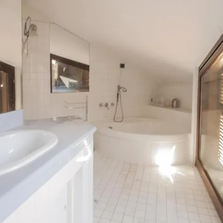 Nyaraló Four-bedroom Holiday Pu With Sea View 04